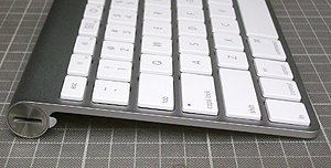 APPLE WIRELESS KEYBOARD